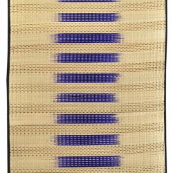 NORA :  bandes jaune, violet.